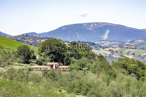 casale in vendita a Falerone in zona Cerretino Varano