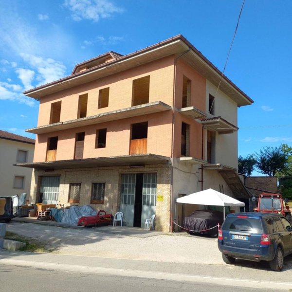 casa indipendente in vendita a Falerone in zona Cerretino Varano