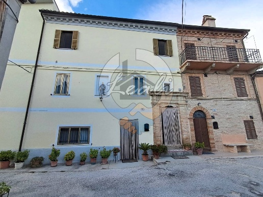 appartamento in vendita a Falerone in zona Piane di Falerone