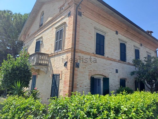 casa indipendente in vendita a Falerone in zona Piane di Falerone