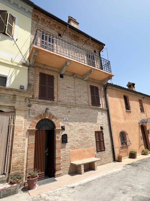 casa indipendente in vendita a Falerone in zona Piane di Falerone