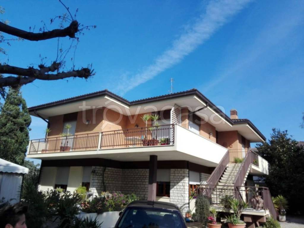 casa indipendente in vendita a Fermo in zona San Tommaso
