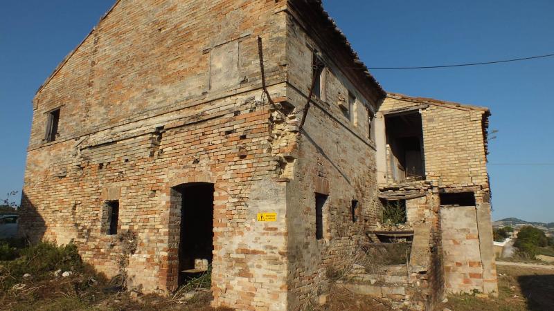 casa indipendente in vendita a Fermo in zona Campiglione