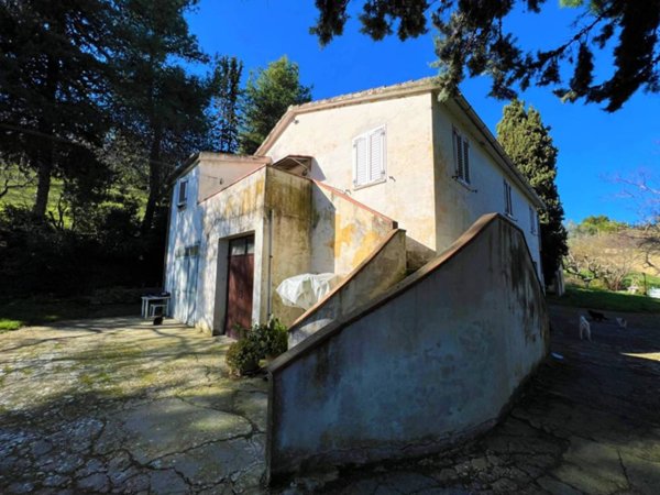 casa indipendente in vendita a Fermo in zona Campiglione