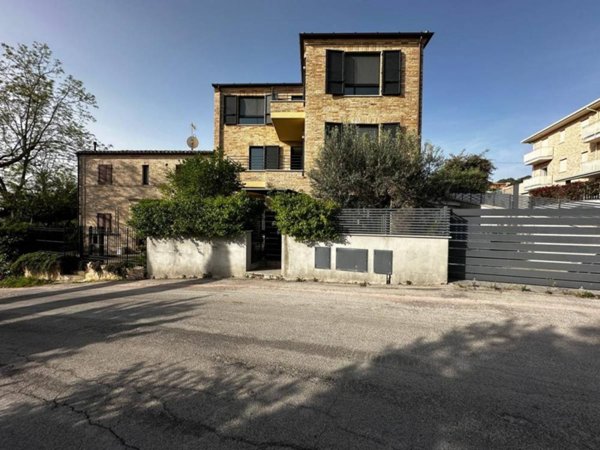 villa in vendita a Fermo in zona Camera