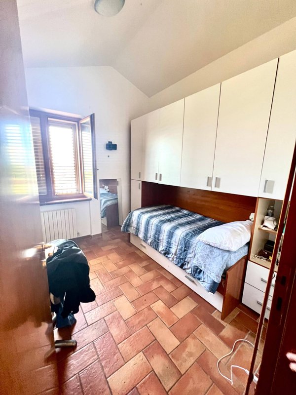 casa indipendente in vendita a Fermo in zona Camera