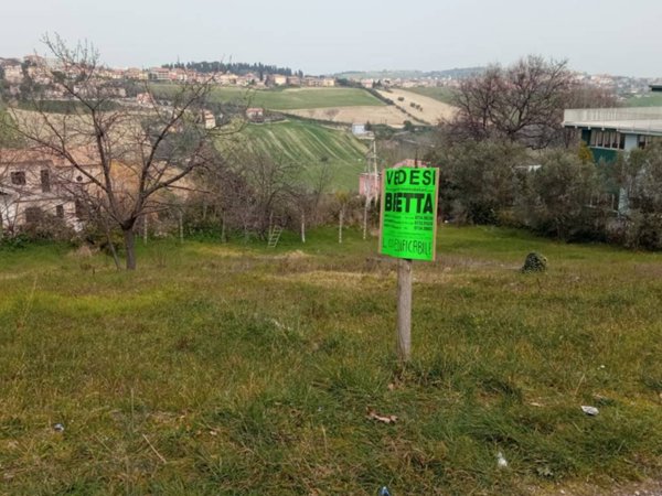 terreno agricolo in vendita a Fermo in zona Pompeiana