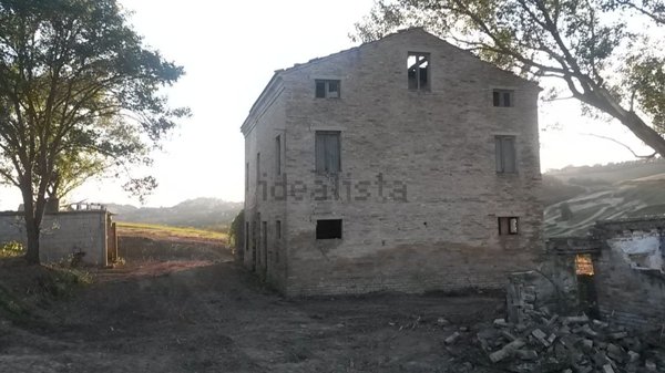 casa indipendente in vendita a Fermo