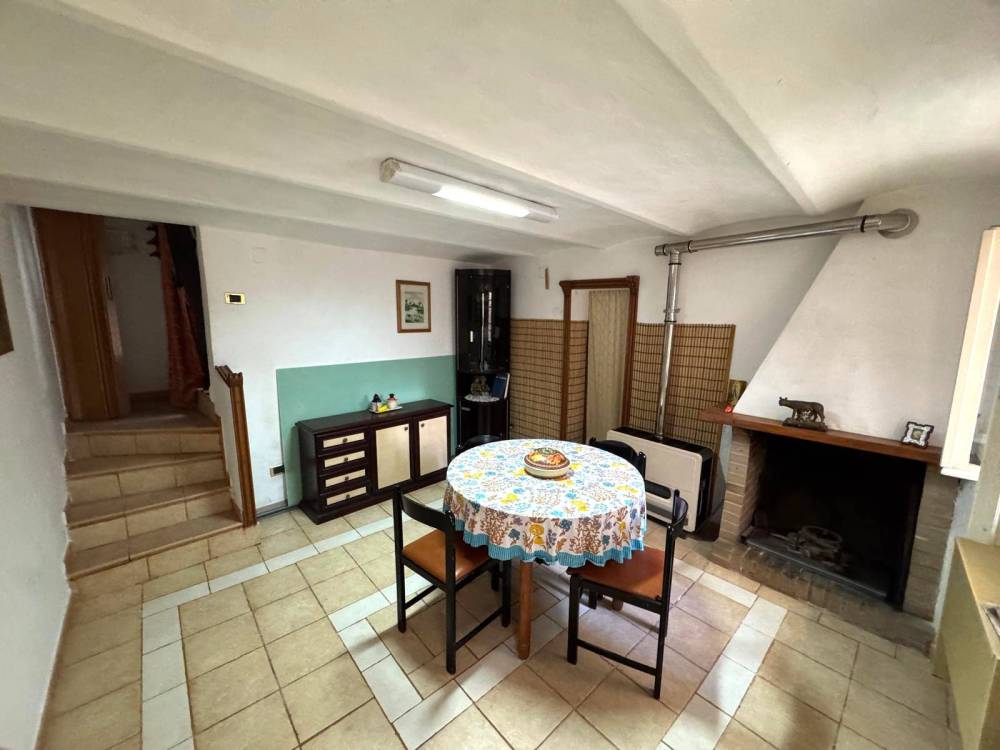 casa indipendente in vendita a Fermo in zona Camera