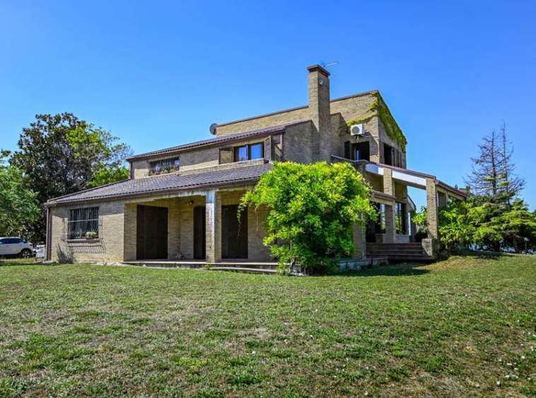 casa indipendente in vendita a Fermo in zona Torre di Palme