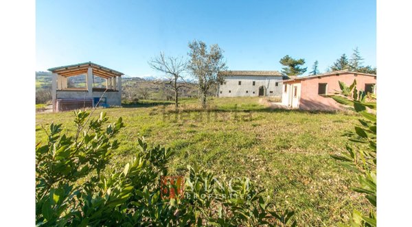 casale in vendita a Fermo