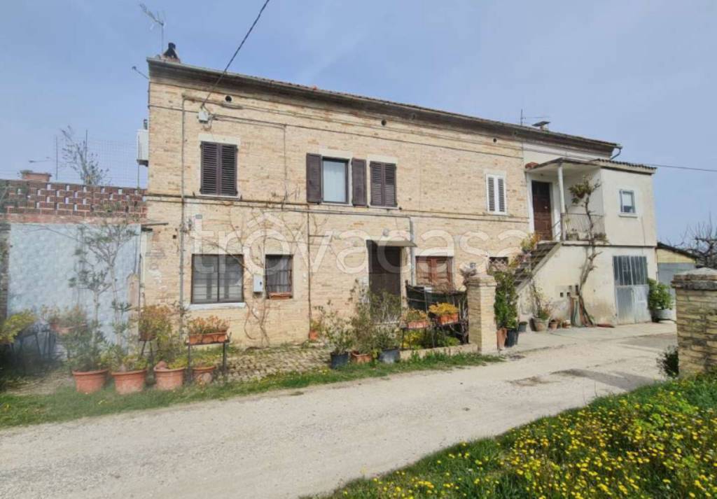 casa indipendente in vendita a Fermo in zona Girola