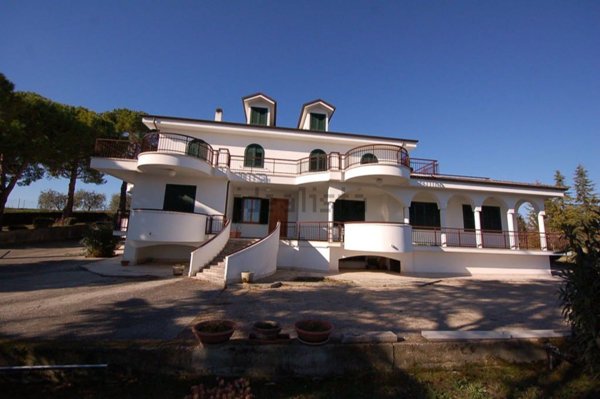 casa indipendente in vendita a Fermo