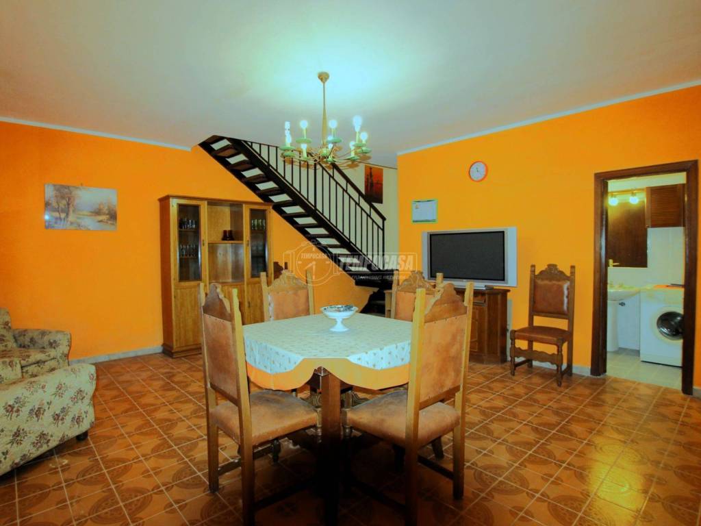 casa indipendente in vendita a Fermo in zona Capodarco