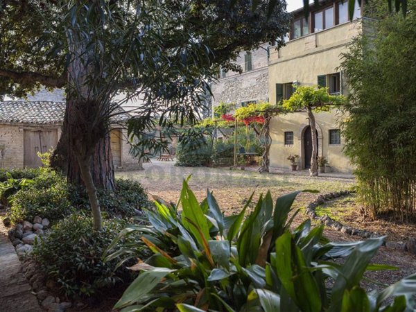casa indipendente in vendita a Fermo in zona San Tommaso