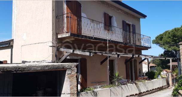 casa indipendente in vendita a Fermo in zona Capodarco