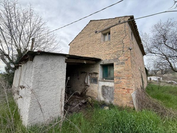 casa indipendente in vendita a Fermo