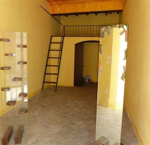 negozio in vendita a Fermo