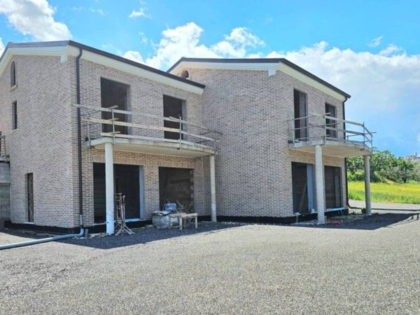 casa indipendente in vendita a Fermo in zona Salette