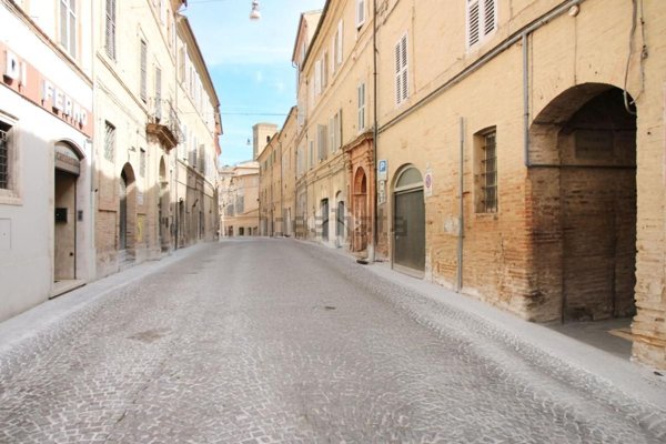 negozio in vendita a Fermo