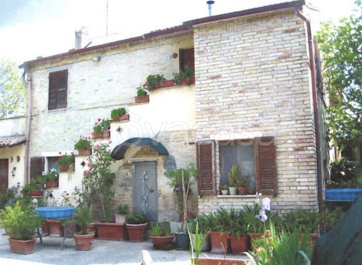 casa indipendente in vendita a Fermo in zona Molini di Tenna
