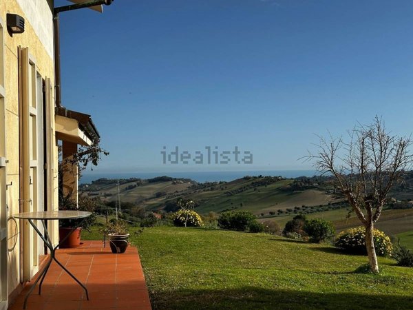 casa indipendente in vendita a Fermo