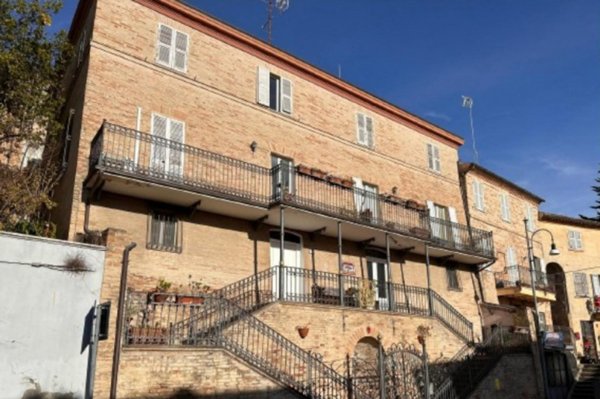 casa indipendente in vendita a Fermo in zona Parete