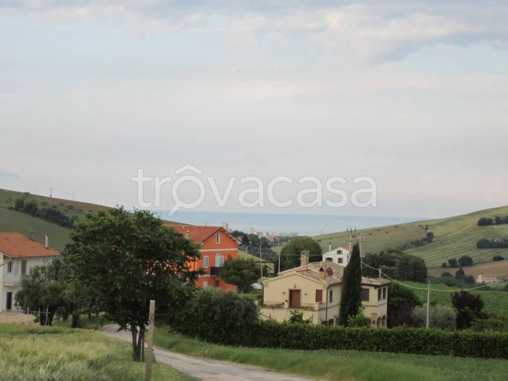 casa indipendente in vendita a Fermo