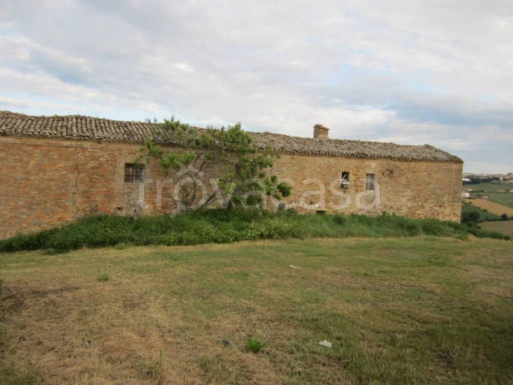 casa indipendente in vendita a Fermo