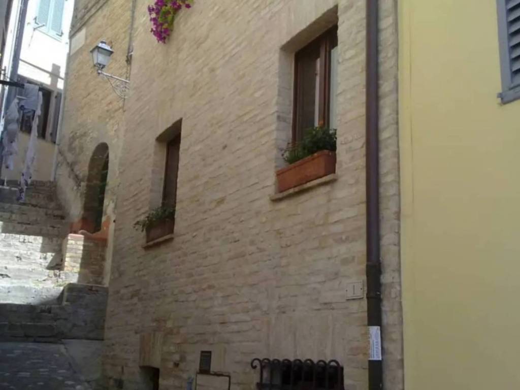 casa indipendente in vendita a Fermo