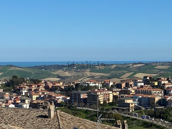 casa indipendente in vendita a Fermo