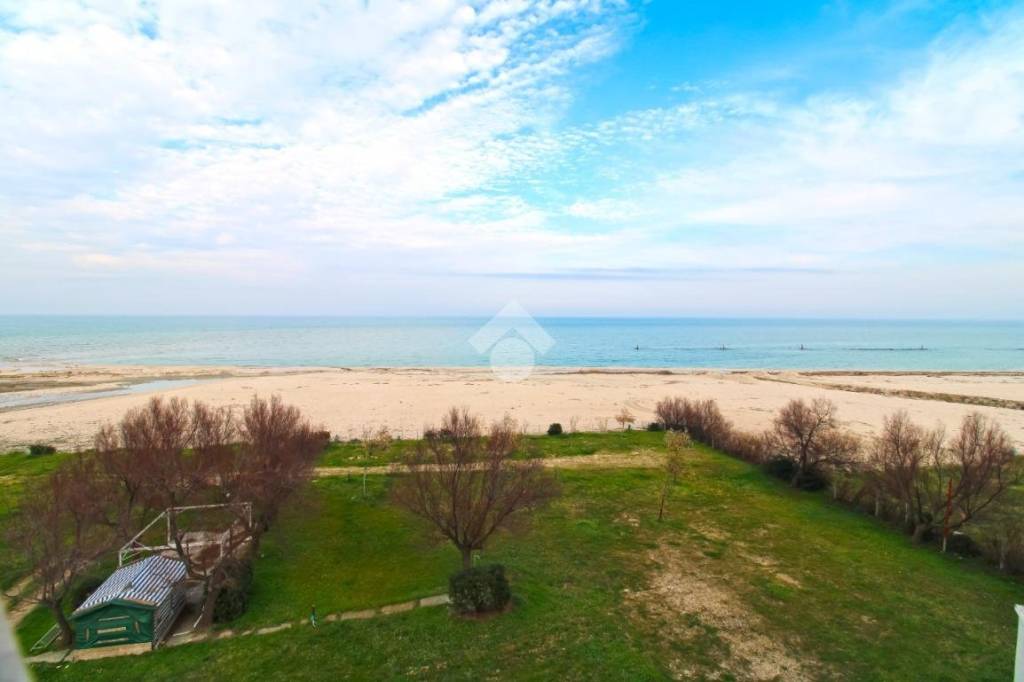 appartamento in vendita a Fermo in zona Camera