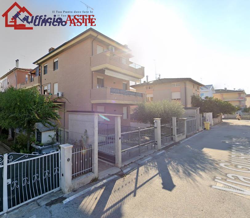 appartamento in vendita a Fermo in zona Camera