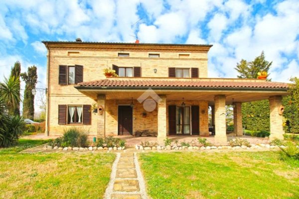 casa indipendente in vendita a Fermo
