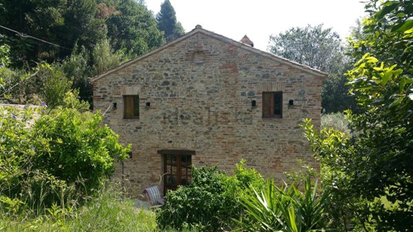 pentavano in vendita a Fermo in zona Torre di Palme