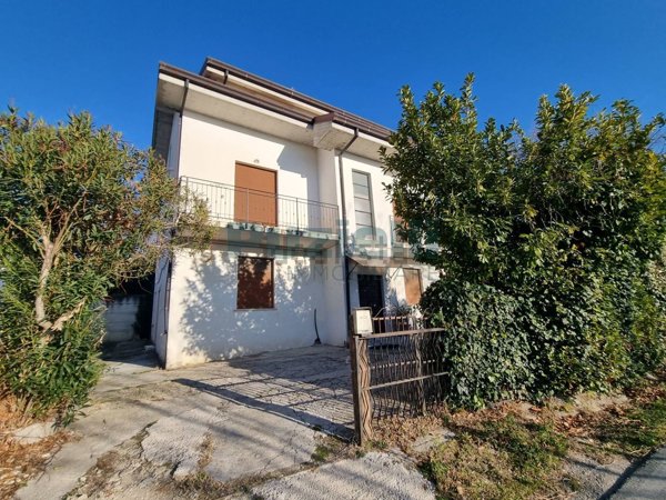 appartamento in vendita a Fermo in zona San Girolamo