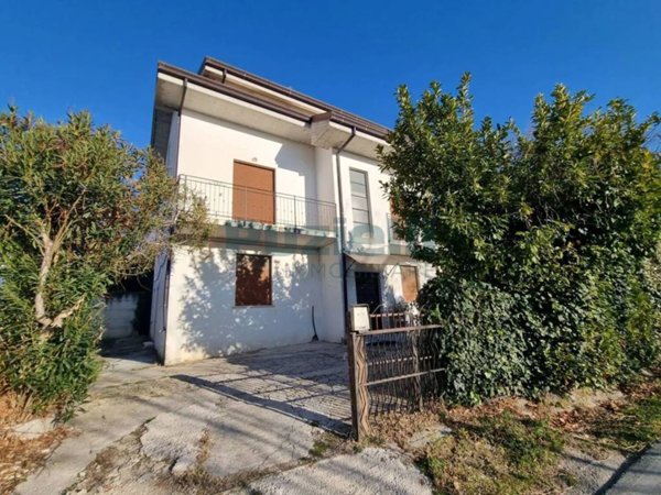 appartamento in vendita a Fermo in zona San Girolamo