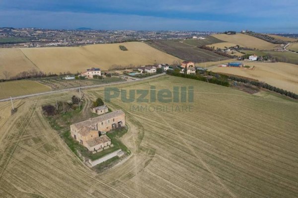 casa indipendente in vendita a Fermo in zona Marina Palmense