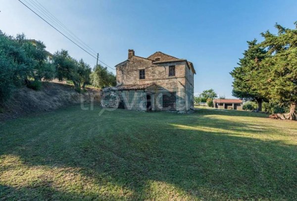 casa indipendente in vendita a Fermo