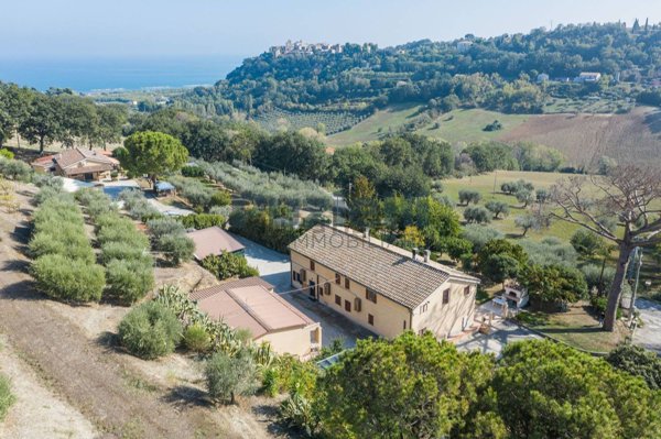 casa indipendente in vendita a Fermo in zona Torre di Palme