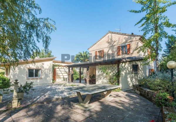 casa indipendente in vendita a Fermo