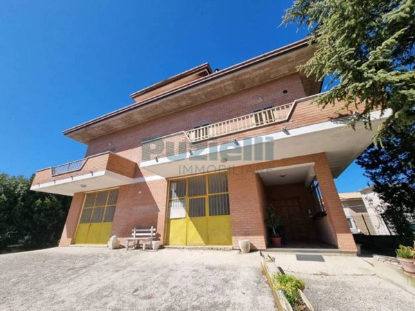 casa indipendente in vendita a Fermo in zona San Girolamo