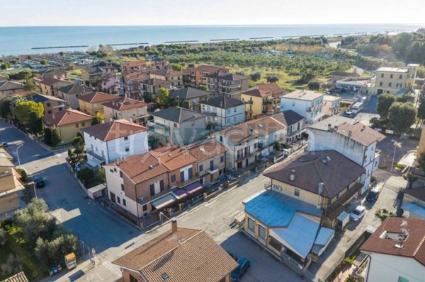 casa indipendente in vendita a Fermo in zona Marina Palmense