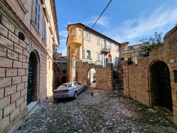 appartamento in vendita a Fermo in zona Camera