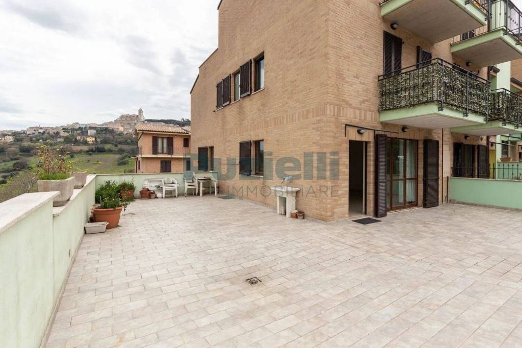 appartamento in vendita a Fermo in zona Camera