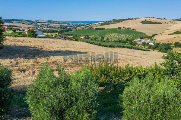 casa indipendente in vendita a Fermo