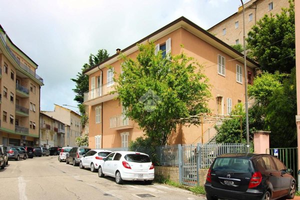 appartamento in vendita a Fermo in zona Camera