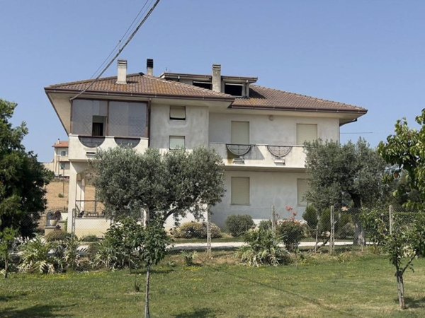 casa indipendente in vendita a Fermo