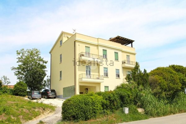 appartamento in vendita a Fermo in zona Salette