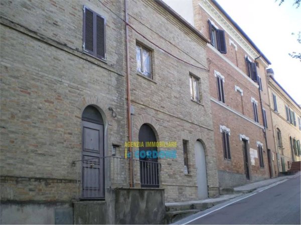 casa indipendente in vendita a Fermo